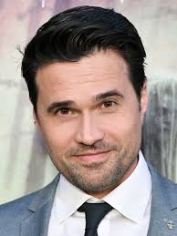 How tall is Brett Dalton?